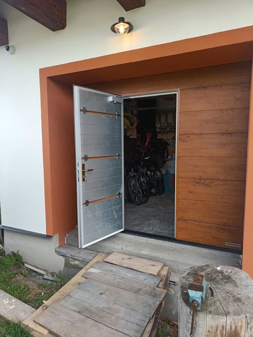 Dodatečně vestavěné dveře do vrat